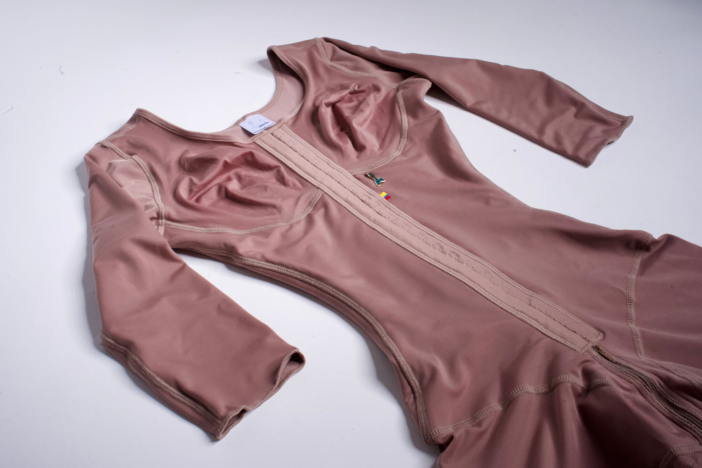 Post-Op Reloj De Arena w/Bra & sleeves